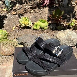 Vionic black snake sandal